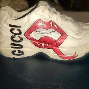GUCCI Womens Rhyton Sneaker with Mouth Print